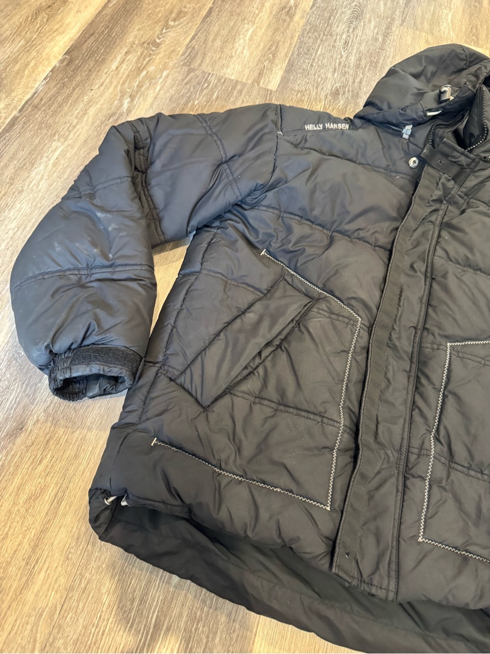 Helly Hansen Hooded Puffer Jacket View 2